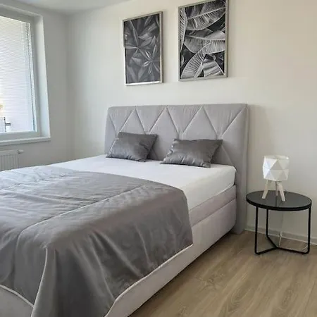 Centrum , 7 Minut Peso Do Centra * كَشّا