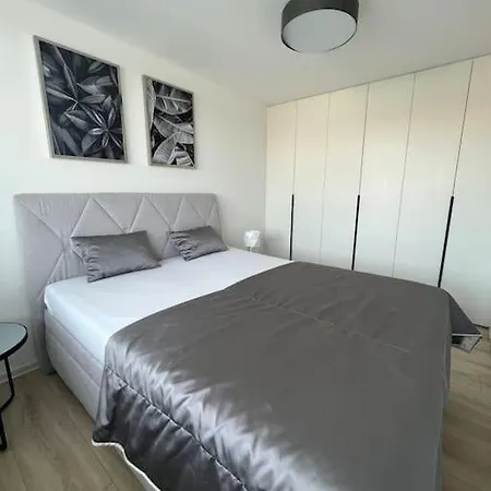 Centrum S Parkovaním Apartamento